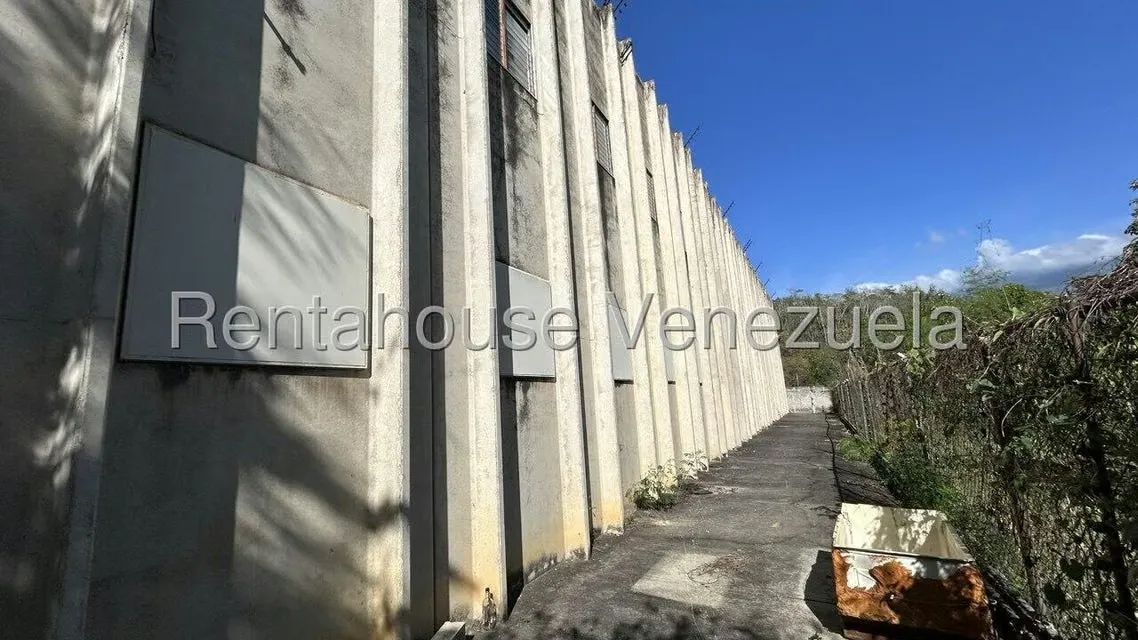 Comercial (Local Comercial) en Venta en Sector Industrial Cloris, Miranda - 42