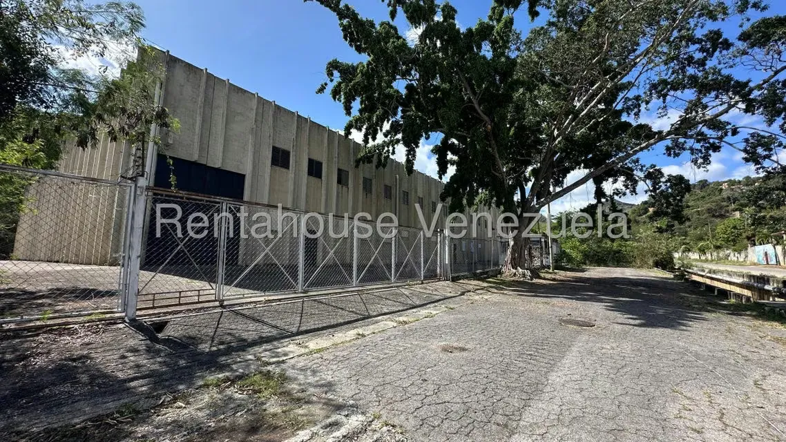 Comercial (Local Comercial) en Venta en Sector Industrial Cloris, Miranda - 47