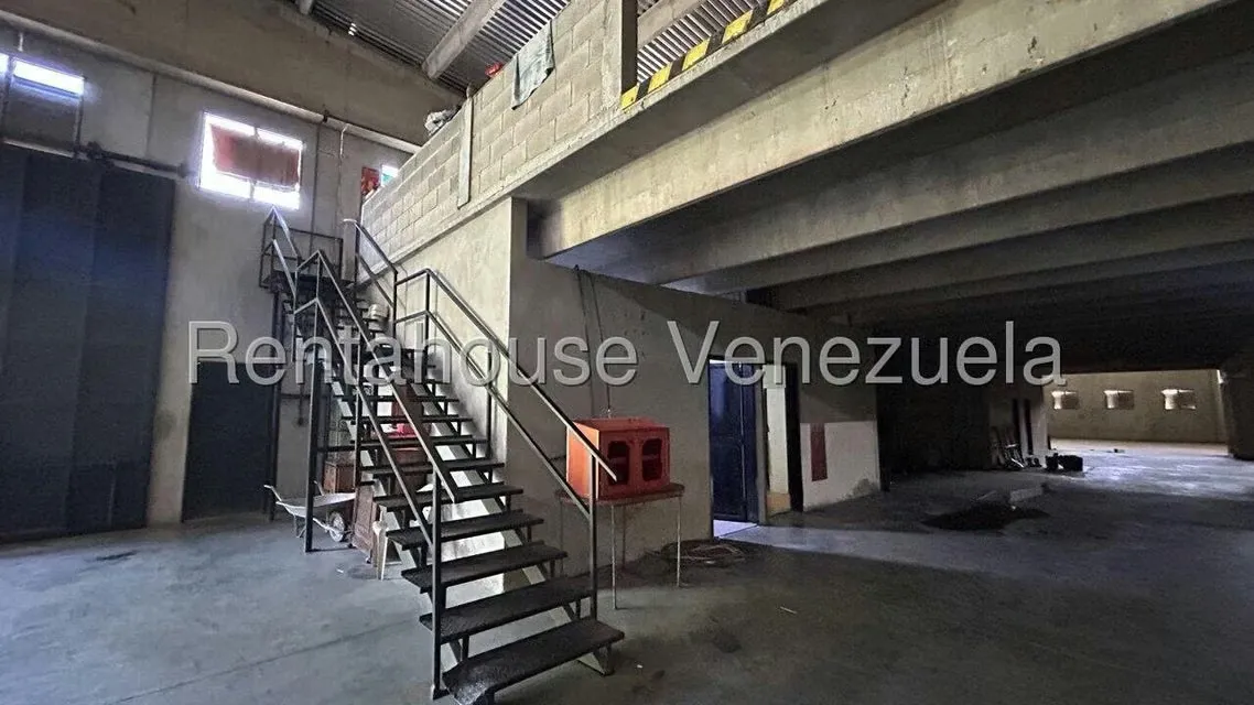 Comercial (Local Comercial) en Venta en Sector Industrial Cloris, Miranda - 6