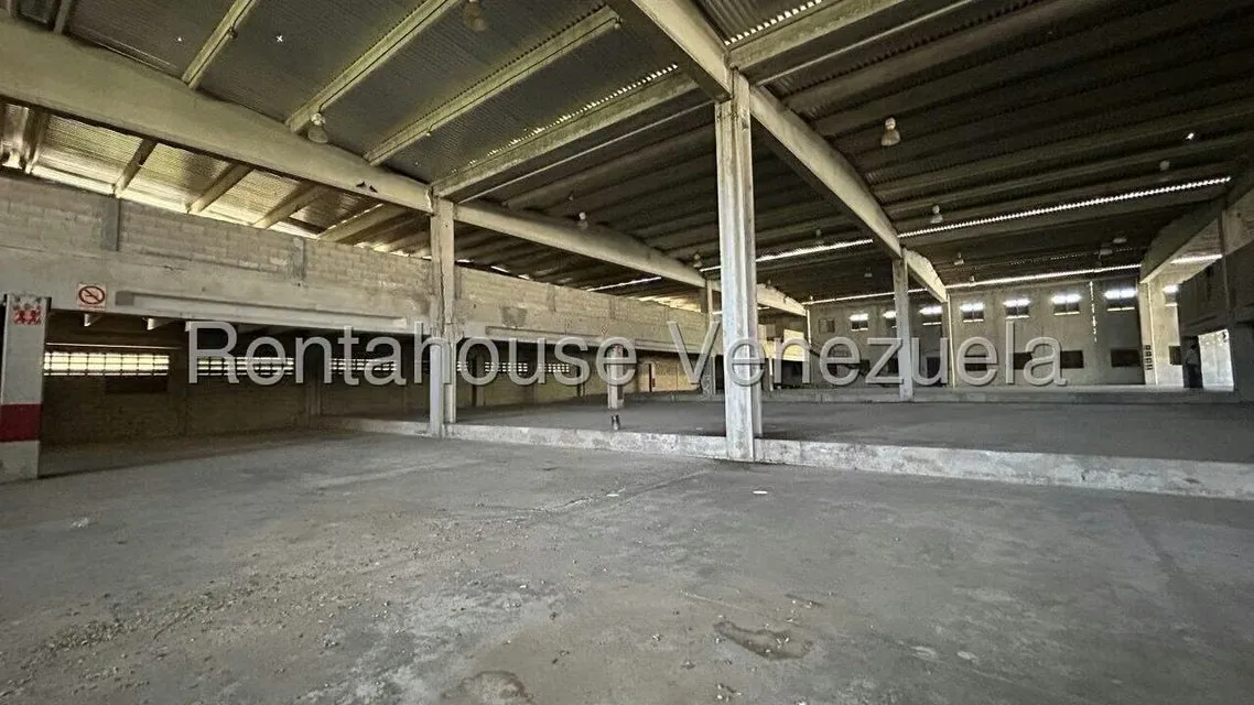 Comercial (Local Comercial) en Venta en Sector Industrial Cloris, Miranda - 7