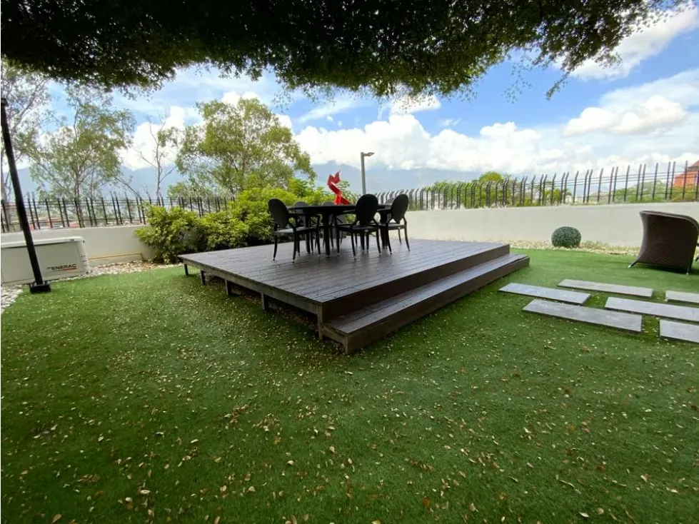 Vendo/Alquilo PB 330m2 3h+s/3.5b+s/3pe Colinas de Valle Arriba 0774