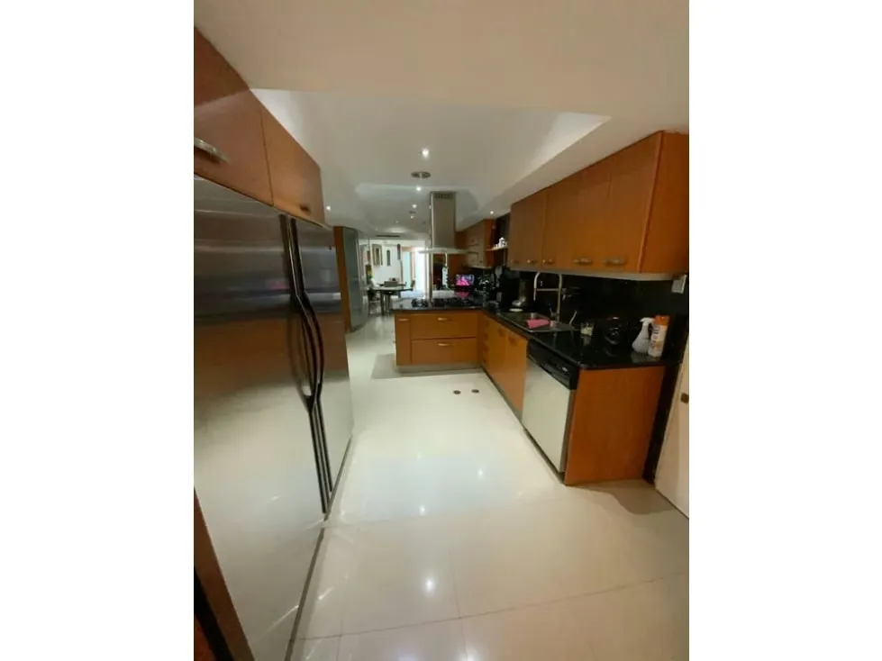 Vendo/Alquilo PB 330m2 3h+s/3.5b+s/3pe Colinas de Valle Arriba 0774 - 8