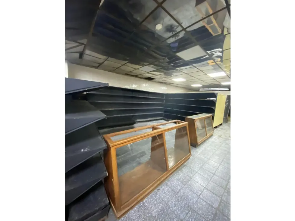 Edificio en venta o alquiler 1173m², Av. Fuerzas Armadas - 11