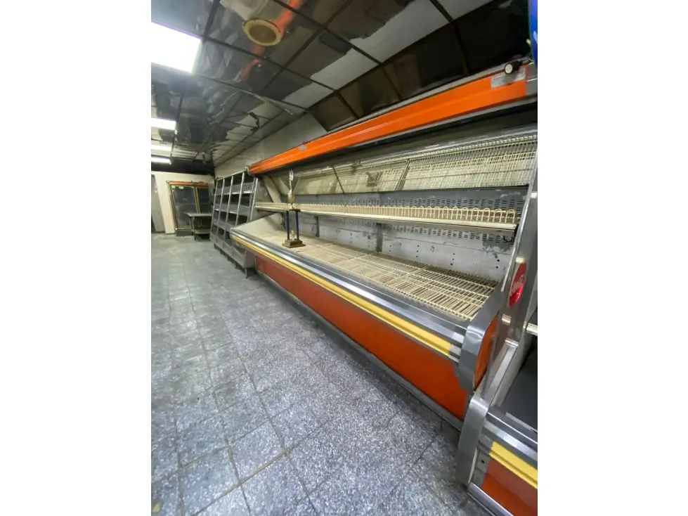 Edificio en venta o alquiler 1173m², Av. Fuerzas Armadas - 16