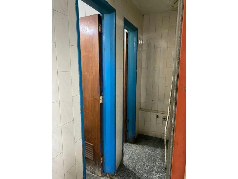 Edificio en venta o alquiler 1173m², Av. Fuerzas Armadas - 18
