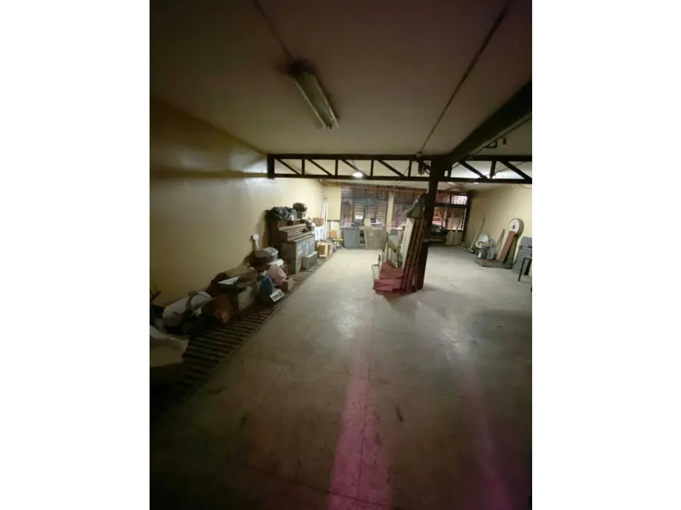 Edificio en venta o alquiler 1173m², Av. Fuerzas Armadas - 27