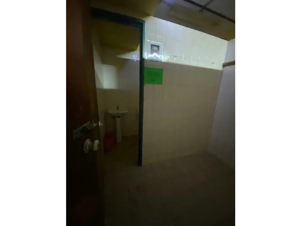 Edificio en venta o alquiler 1173m², Av. Fuerzas Armadas - 28
