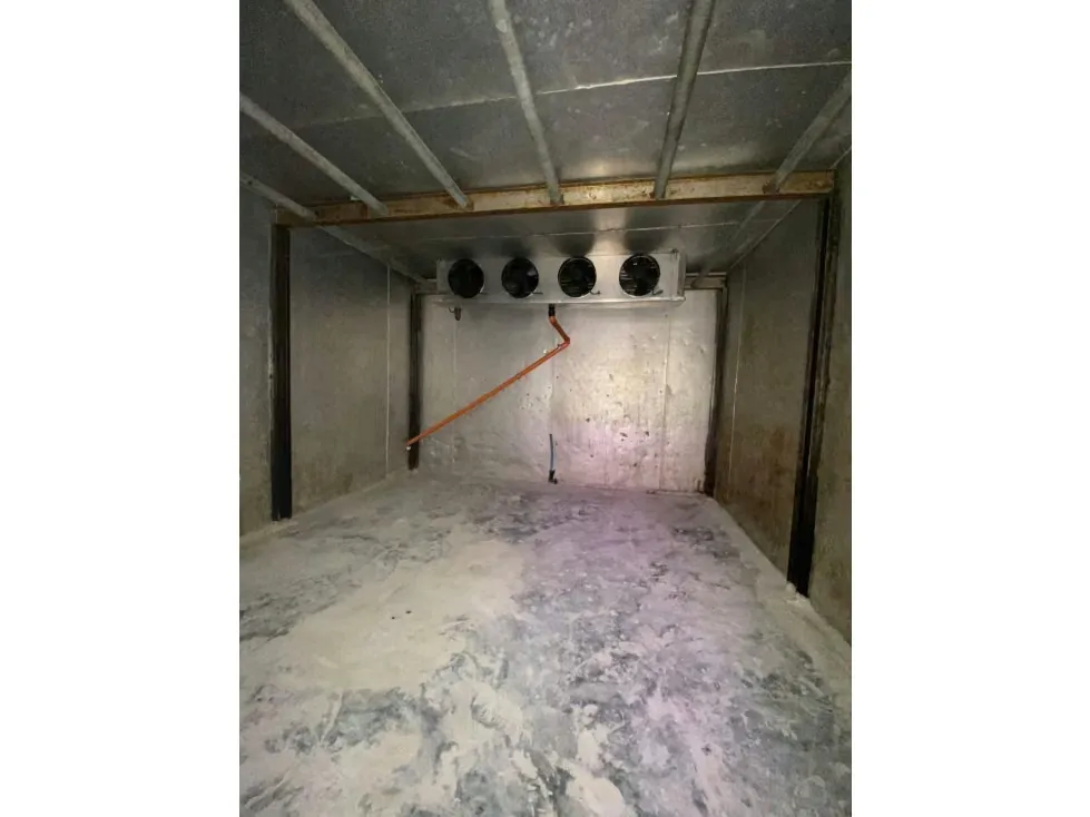 Edificio en venta o alquiler 1173m², Av. Fuerzas Armadas - 32