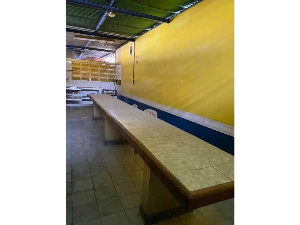 Edificio en venta o alquiler 1173m², Av. Fuerzas Armadas - 35