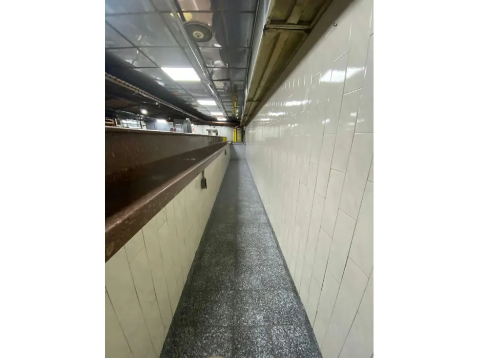 Edificio en venta o alquiler 1173m², Av. Fuerzas Armadas - 5