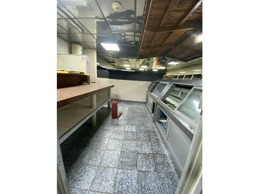 Edificio en venta o alquiler 1173m², Av. Fuerzas Armadas - 10