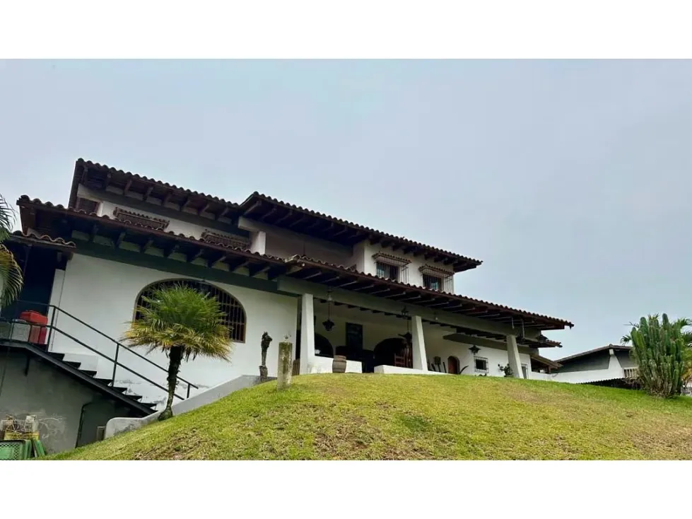 Vendo casa calle cerrada 415m2 La Lagunita 7486