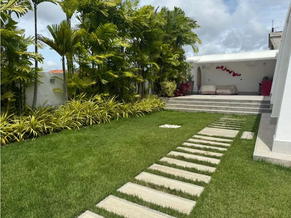 Se vende casa 365m2 Los Samanes 4078