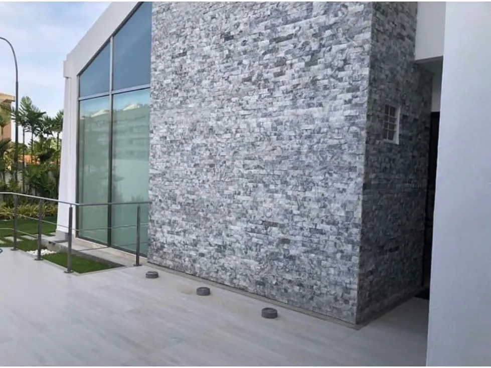 Se vende casa 365m2 Los Samanes 4078 - 28
