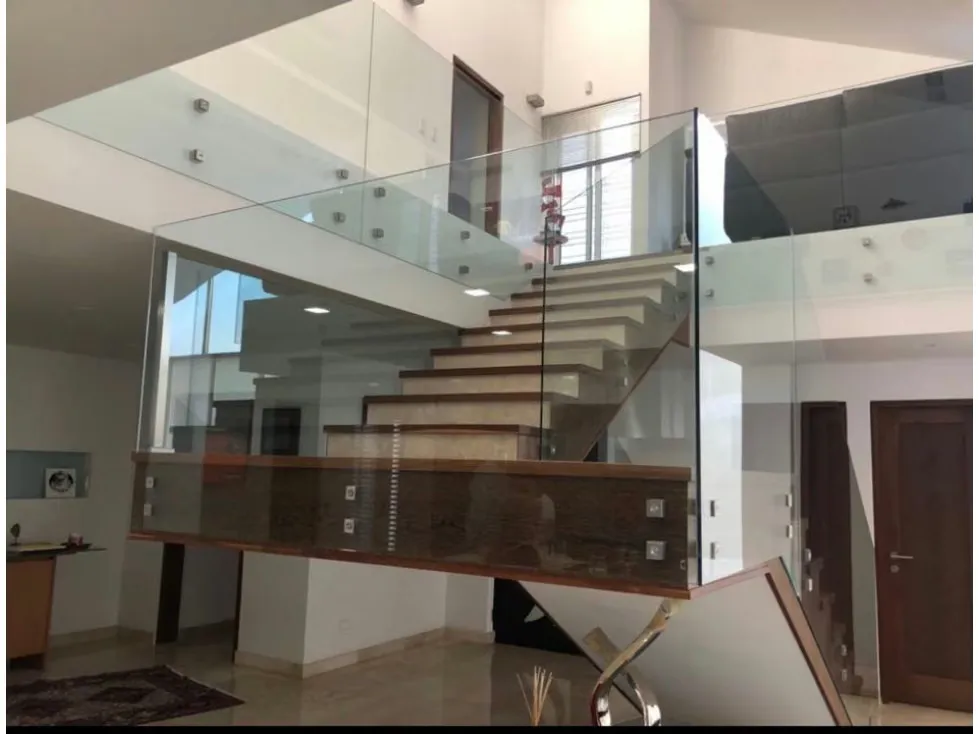 Se vende casa 365m2 Los Samanes 4078 - 6