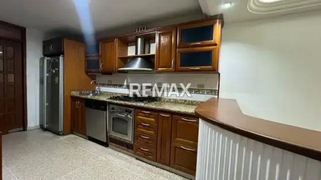 Exclusiva Residencia en Alquiler: Santa Fe Villas – Comodidad, Seguridad y Espacio