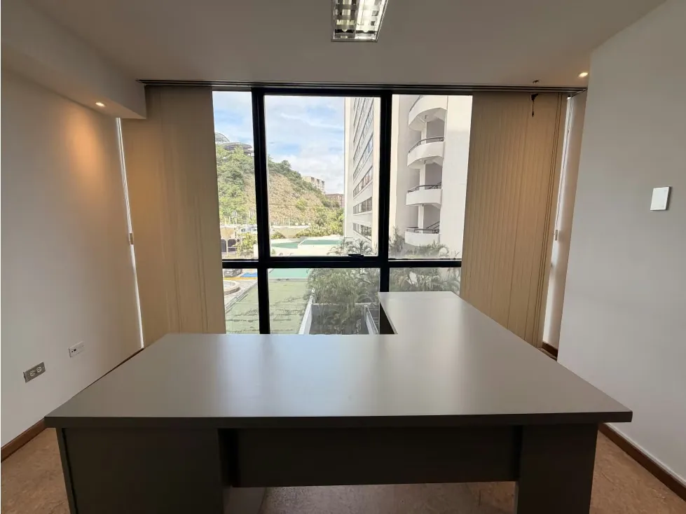 Alquilo oficina 160m2 Centro Profesional Eurobuilding 6714 - 11