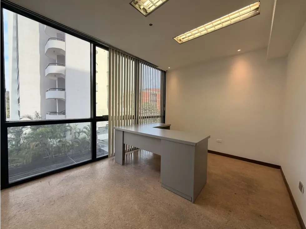Alquilo oficina 160m2 Centro Profesional Eurobuilding 6714 - 12