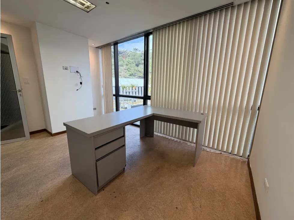 Alquilo oficina 160m2 Centro Profesional Eurobuilding 6714 - 13