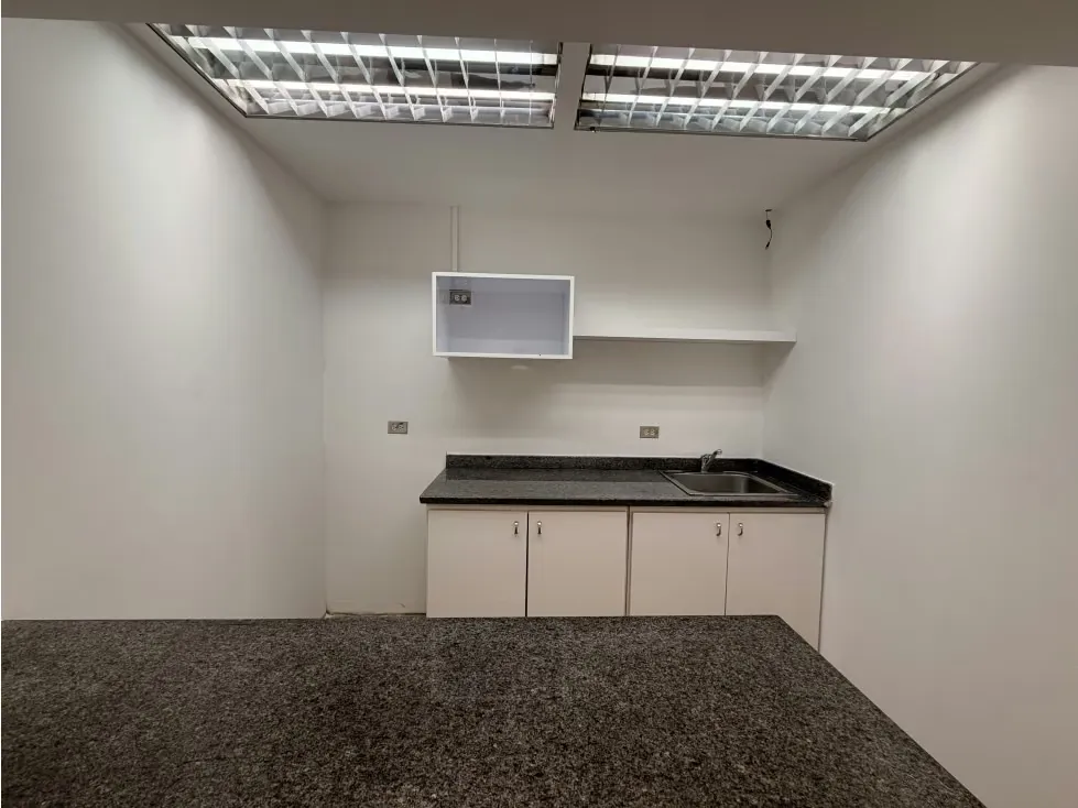 Alquilo oficina 160m2 Centro Profesional Eurobuilding 6714 - 19