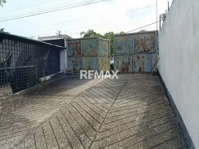 OPORTUNIDAD DE INVERSION CON UNA UBICACION EXCLUSIVA - 12