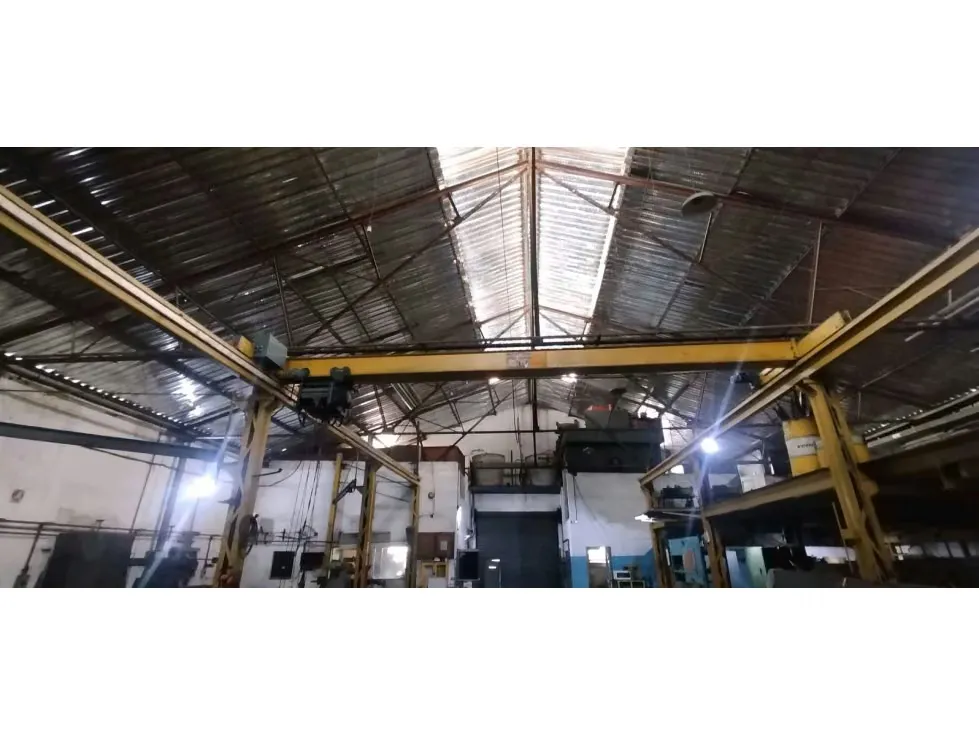 Se vende/alquila galpón comercial 697 San Martin 0969 - 3