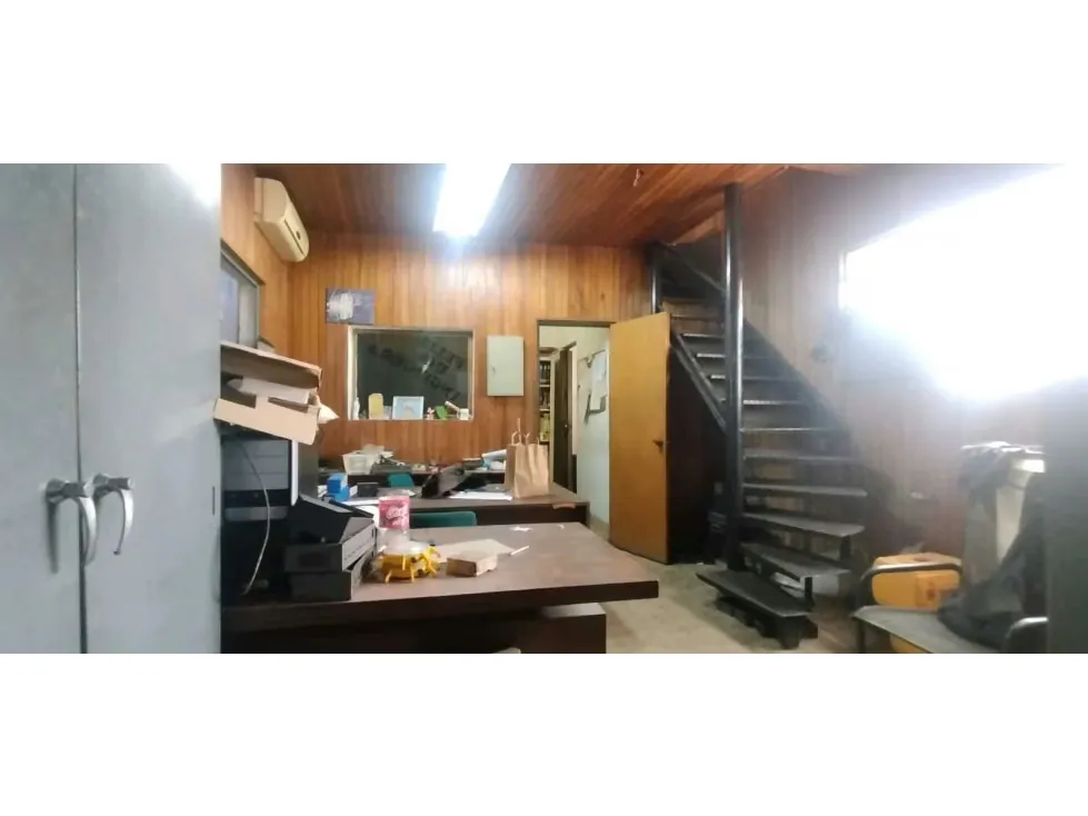 Se vende/alquila galpón comercial 697 San Martin 0969 - 6