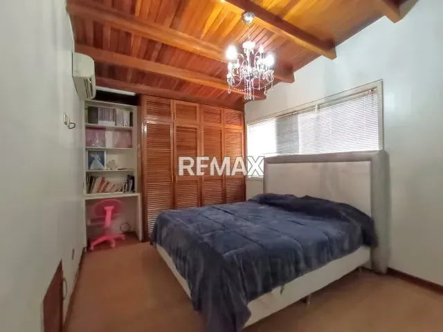 Casa en Venta La Trinidad, urb. Sorocaima - 13
