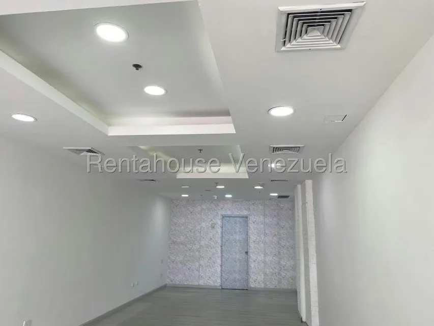 Local Comercial en Alquiler en La Granja, Carabobo - 3