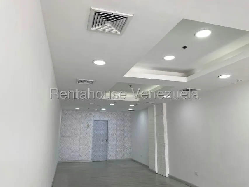 Local Comercial en Alquiler en La Granja, Carabobo - 4