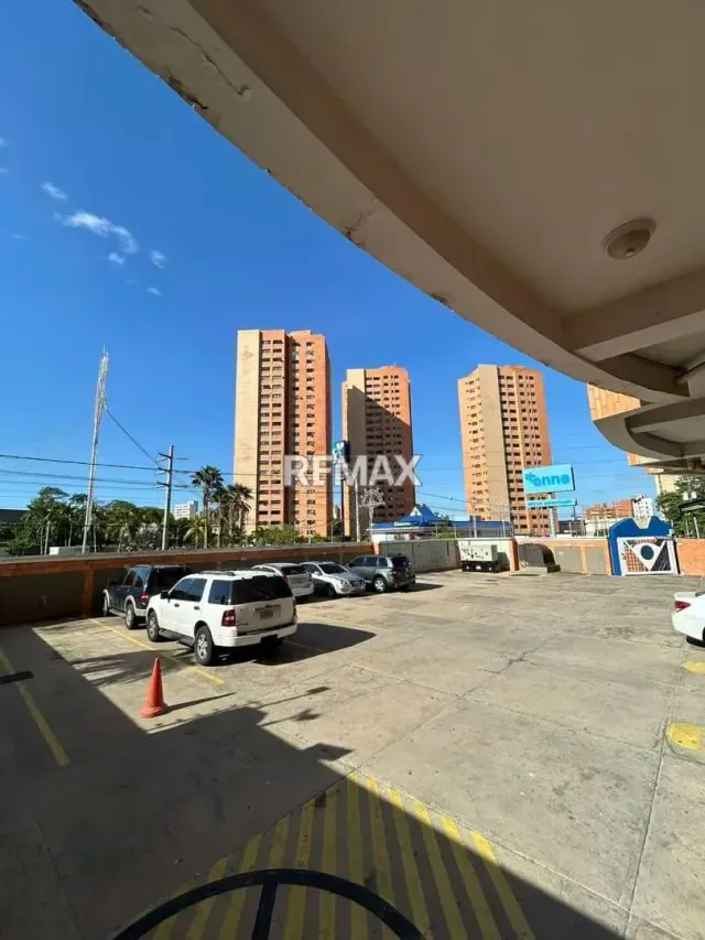 Apartamento en Gris Edificio Mi Ilusión. Avenida Bella Vista - 3