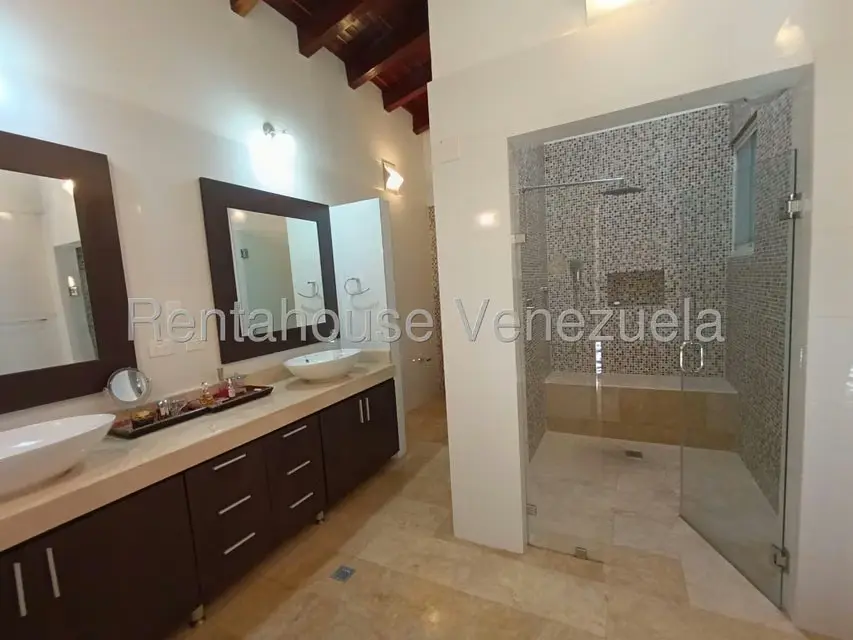 Casa (Duplex) en Venta en La Lagunita Country Club, Distrito Metropolitano - 55