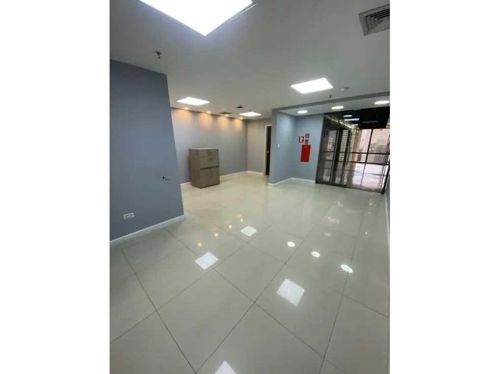 Alquilo oficina 398m2 El Rosal 3328