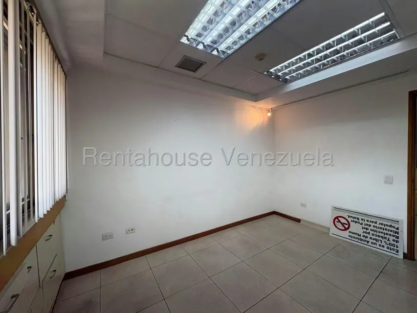 Oficina en Alquiler en Los Palos Grandes, Distrito Metropolitano - 16