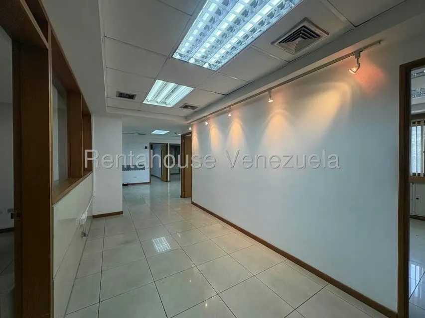 Oficina en Alquiler en Los Palos Grandes, Distrito Metropolitano - 6