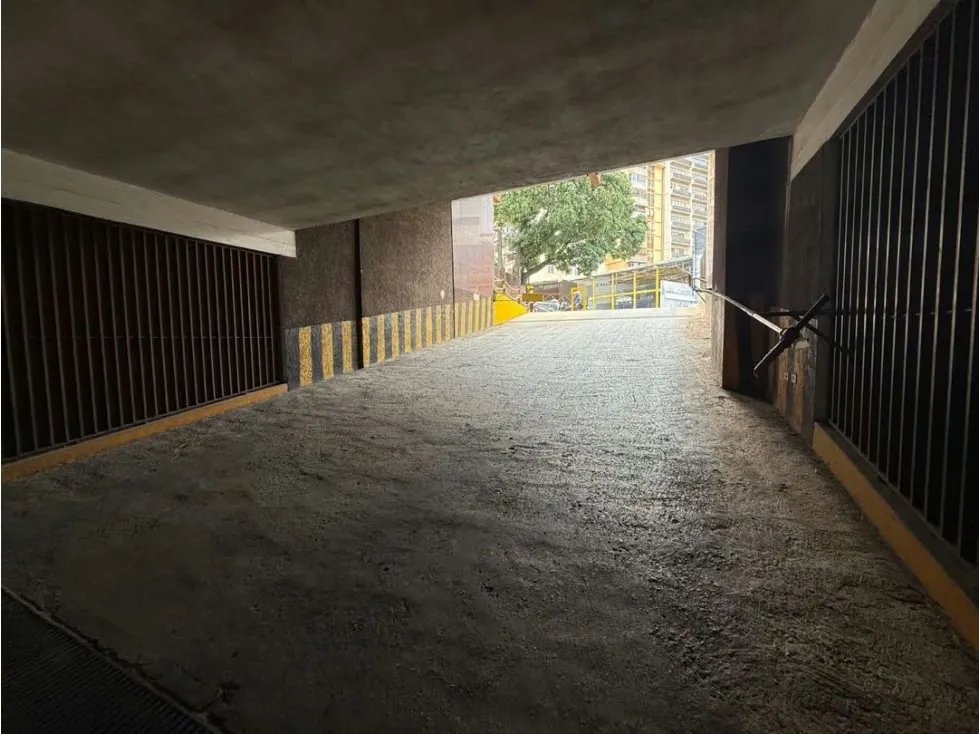 ESTACIONAMIENTO EN VENTA LOS DOS CAMINOS 2000m2 - 3