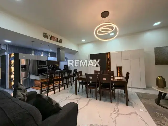 CASA MODERNA EN VENTA, URBANIZACION CUMBRES DE TIPURO, MATURIN