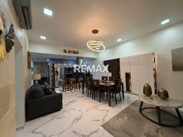 CASA MODERNA EN VENTA, URBANIZACION CUMBRES DE TIPURO, MATURIN - 2