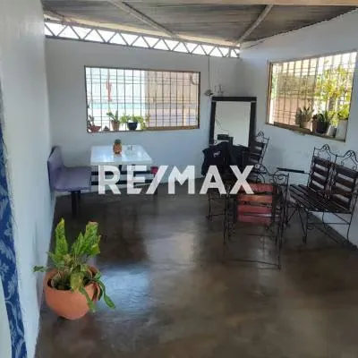 propiedad multiproposito casa con local comercial - 2