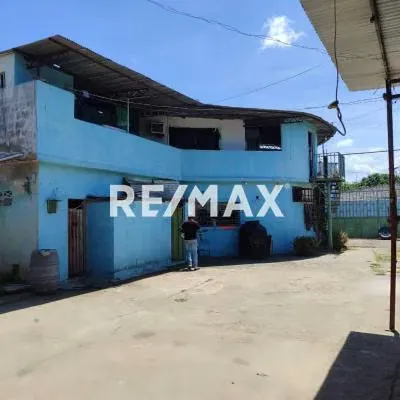 propiedad multiproposito casa con local comercial - 3