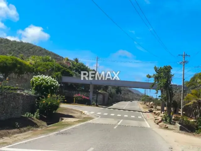 ESTRATEGICO Y CON GRAN POTENCIAL TERRENO EN VENTA EN GUACUCO ISLA DE MARGARITA - 2
