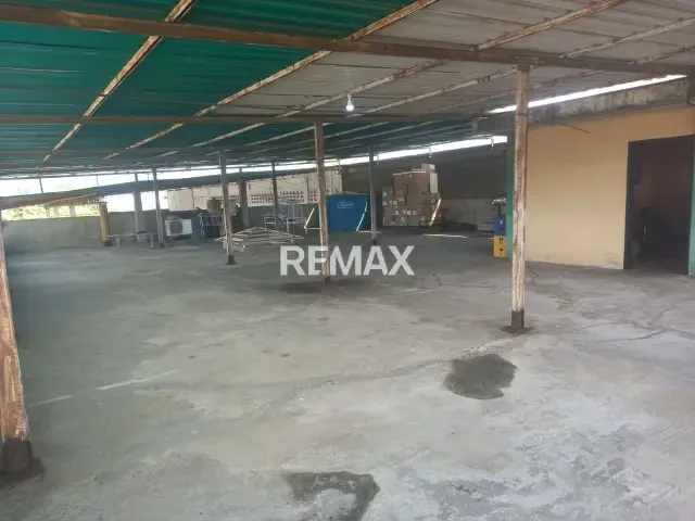 En Alquiler Galpón Industrial 468m² con Oficinas, Baños, Luz Trifasica y Agua + Casa 312M2. Todo en Terreno Propio de 2792M2 ¡Listo para Operar! - 3