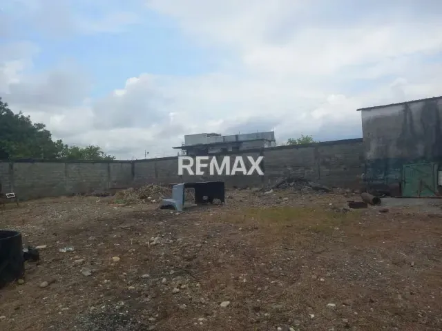 En Alquiler Galpón Industrial 468m² con Oficinas, Baños, Luz Trifasica y Agua + Casa 312M2. Todo en Terreno Propio de 2792M2 ¡Listo para Operar! - 8