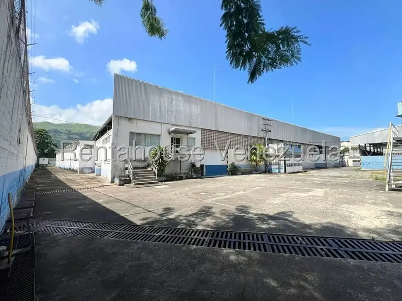 Comercial (Industrial) en Venta en Zona Industrial, Aragua