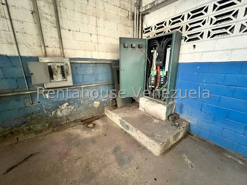 Industrial en Venta en Zona Industrial, Aragua - 44