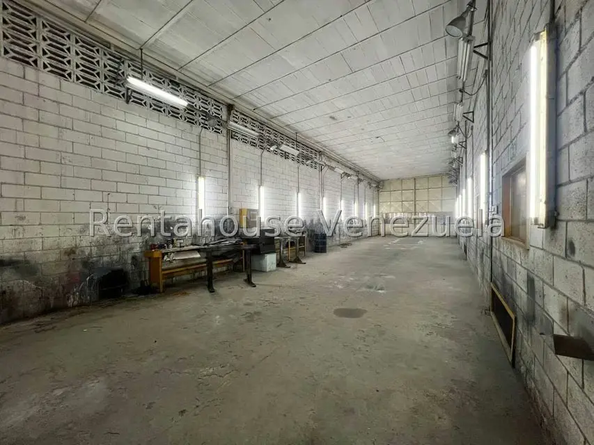 Industrial en Venta en Zona Industrial, Aragua - 65