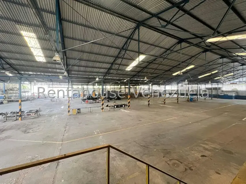 Industrial en Venta en Zona Industrial, Aragua - 76