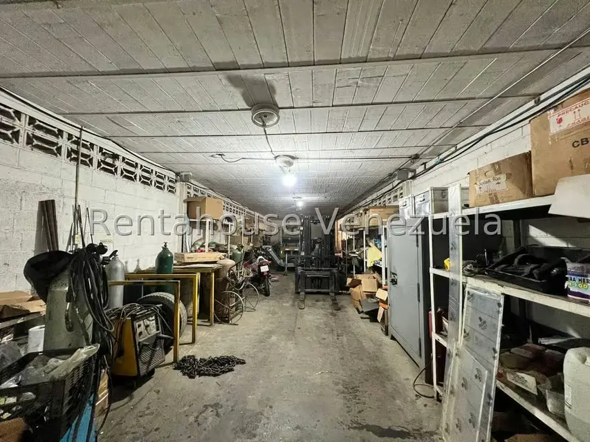Industrial en Venta en Zona Industrial, Aragua - 81