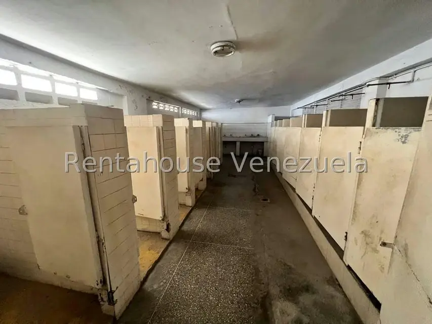 Industrial en Venta en Zona Industrial, Aragua - 85