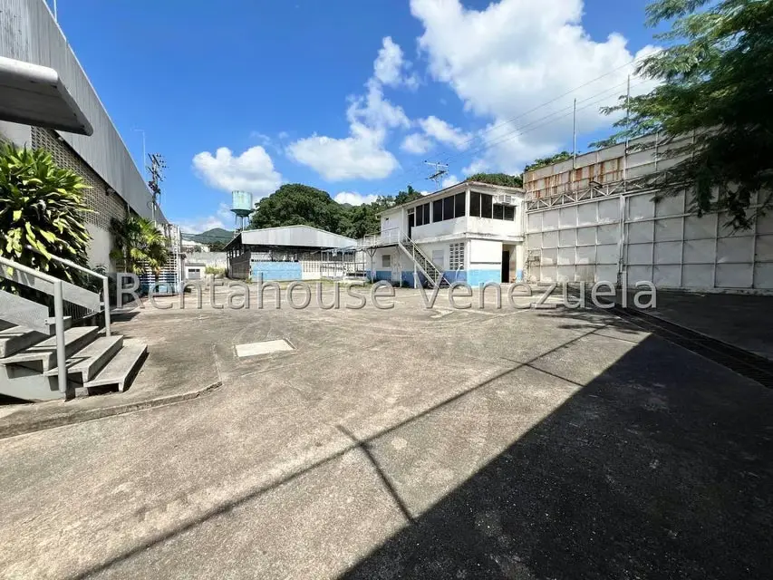 Industrial en Venta en Zona Industrial, Aragua - 91